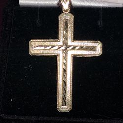 10 K GOLD CROSS