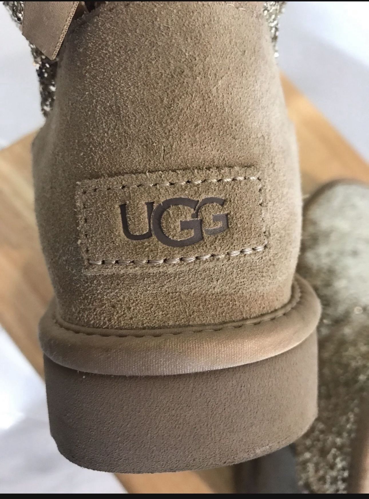 UGG BOOTS SIZE 7