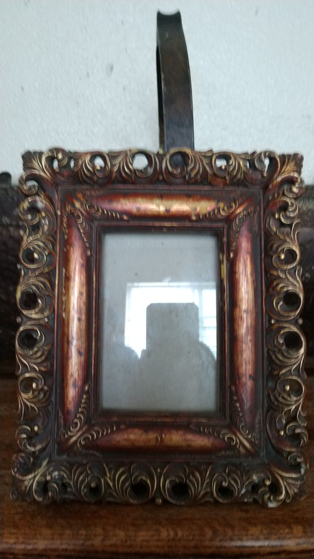 MUST GO TODAY-- Vintage Picture Frame