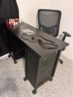 Nail table