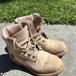 Timberland Woman’s boots size 6