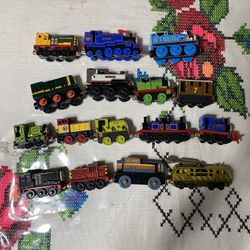 Thomas & Friends Wooden Railway Train Tank Engine - Den  2011 , 2003 TOMY , Luke