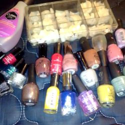 Nail Polish & Lots Of Fake Nails 