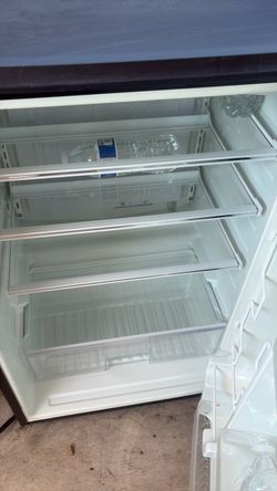 Bonito mini refrigerator