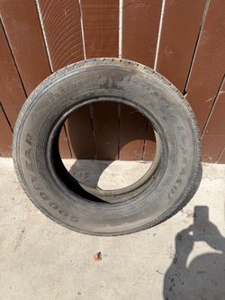 Goodyear Viva 3 All-Season Tire 225/65R17
