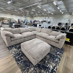 New 6pc corduroy modular sectional
