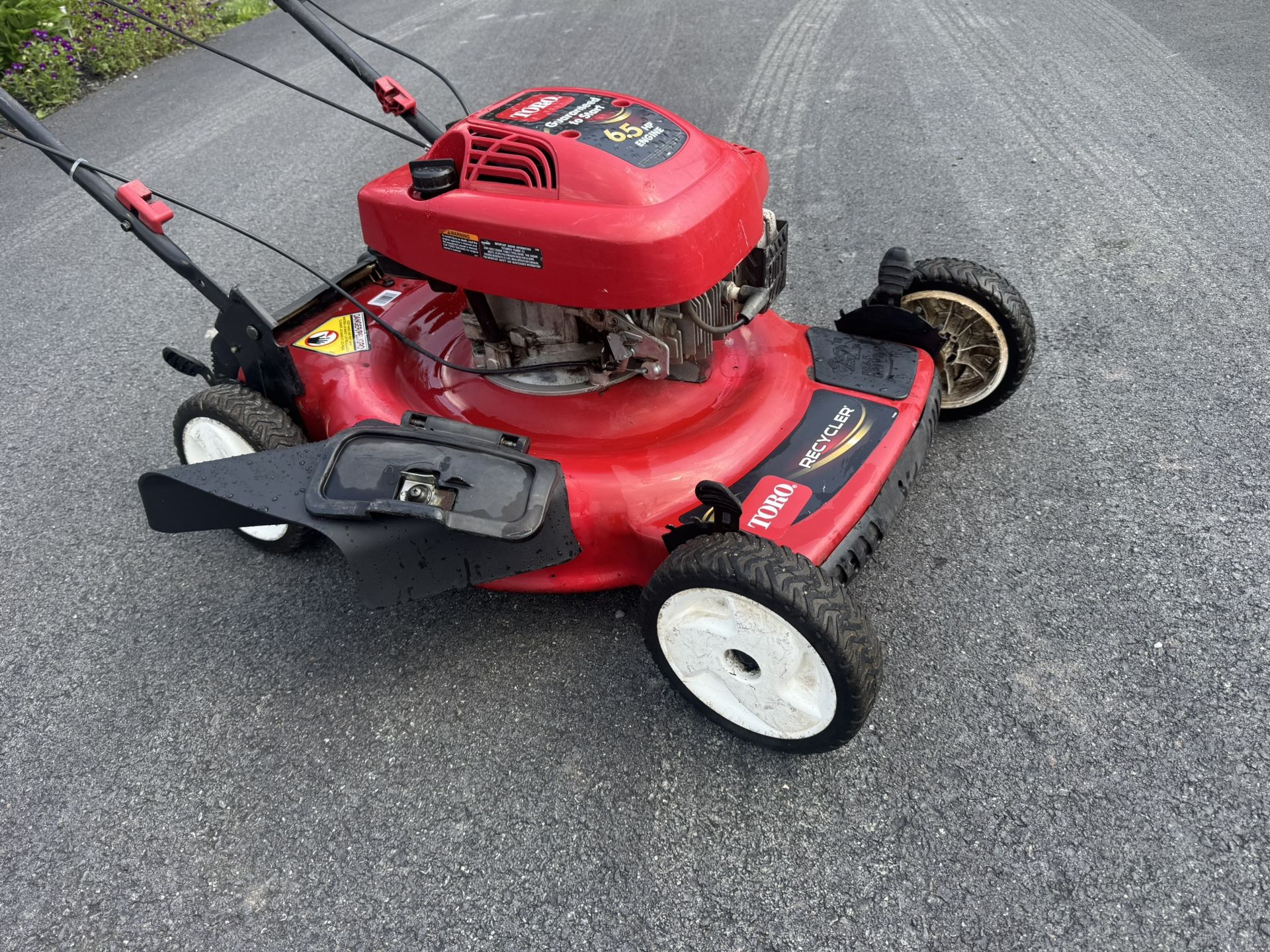 Toro Personal Pace Mower 6.5hp Engine w/22” Cutting Deck And Side Chute. No Bag. Must Pickup