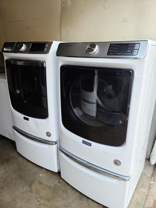 MAYTAG STEAM SMART WASHER AND GAS DRYER SET WITH PEDESTAL for Sale in