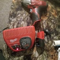 Milwaukee  M12