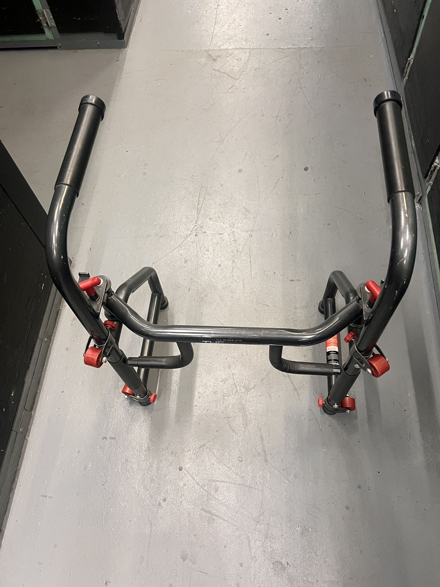 THE RACK Workout Station