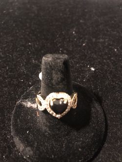 Brand new cubic zirconia 🖤 heart ring size 8/ No trades/ No Discounts