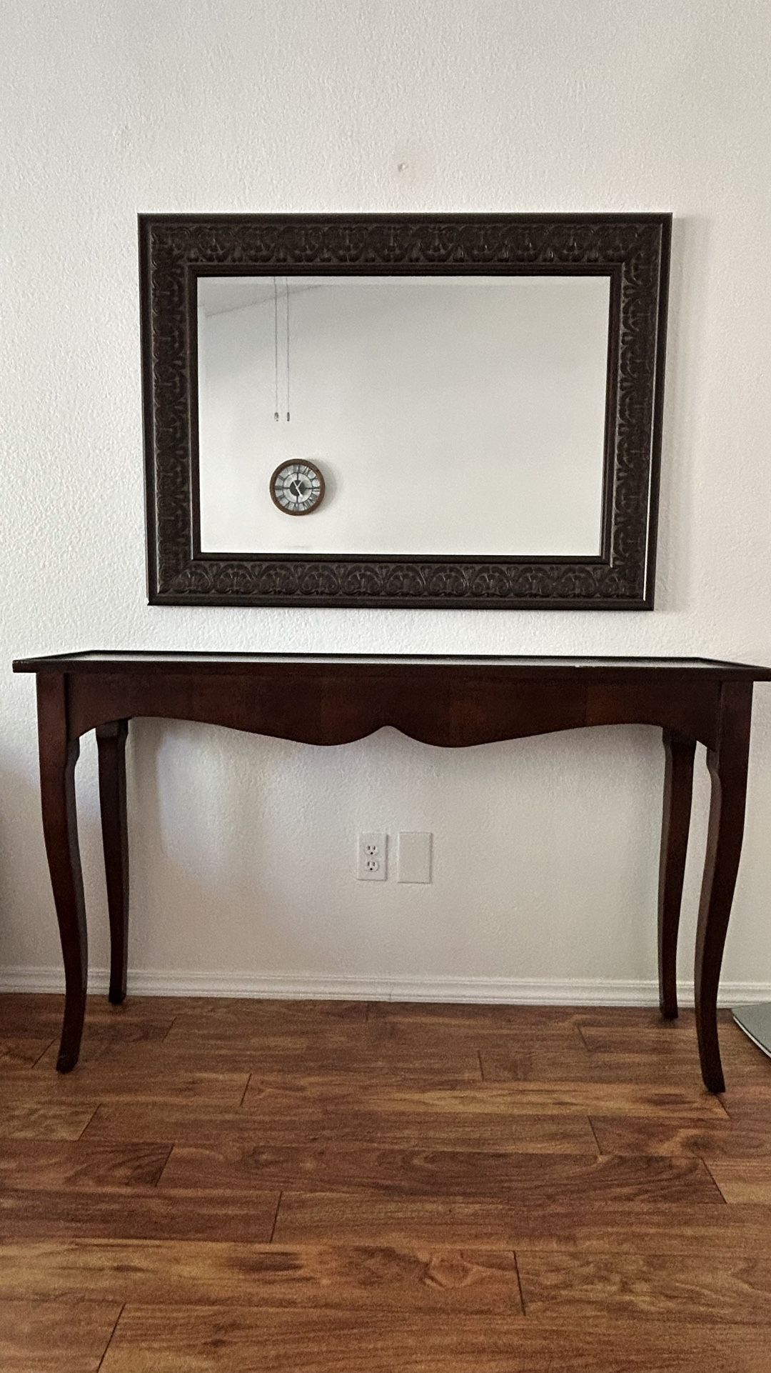 Cosmetic Table With The Mirror