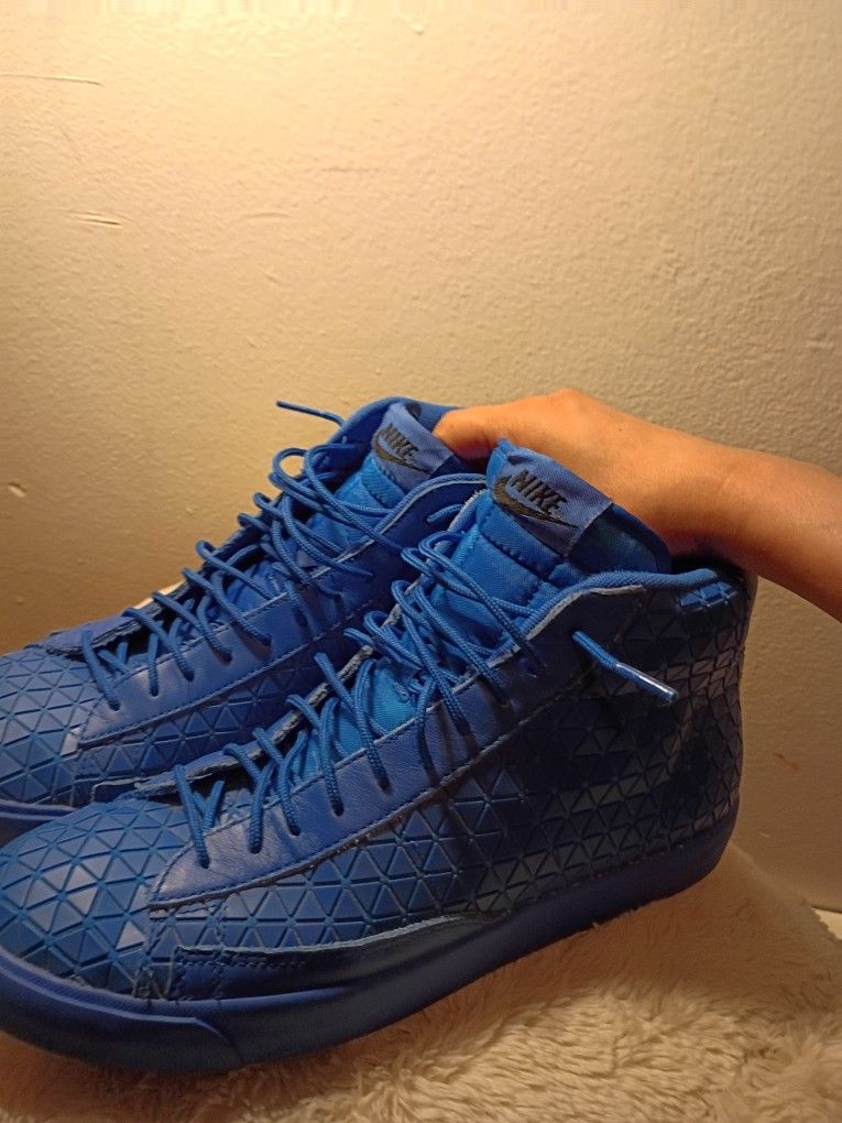 Mens Blue Nike 9.5