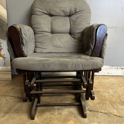 Wooden Rocking Chair 