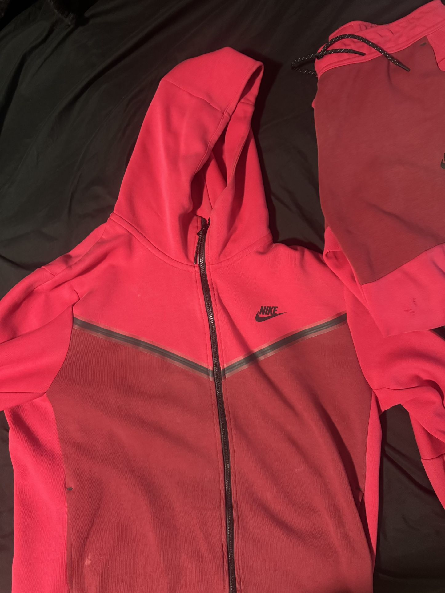 Nike Tech Fleece (Red)