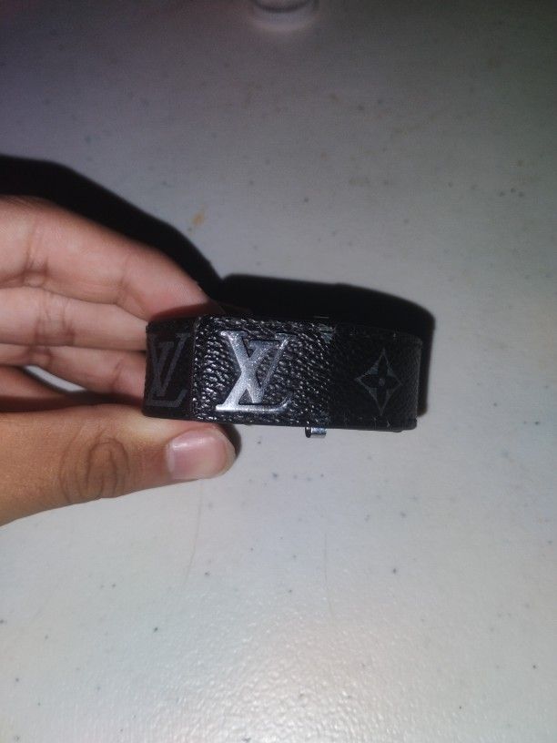 LV Wrist Band 