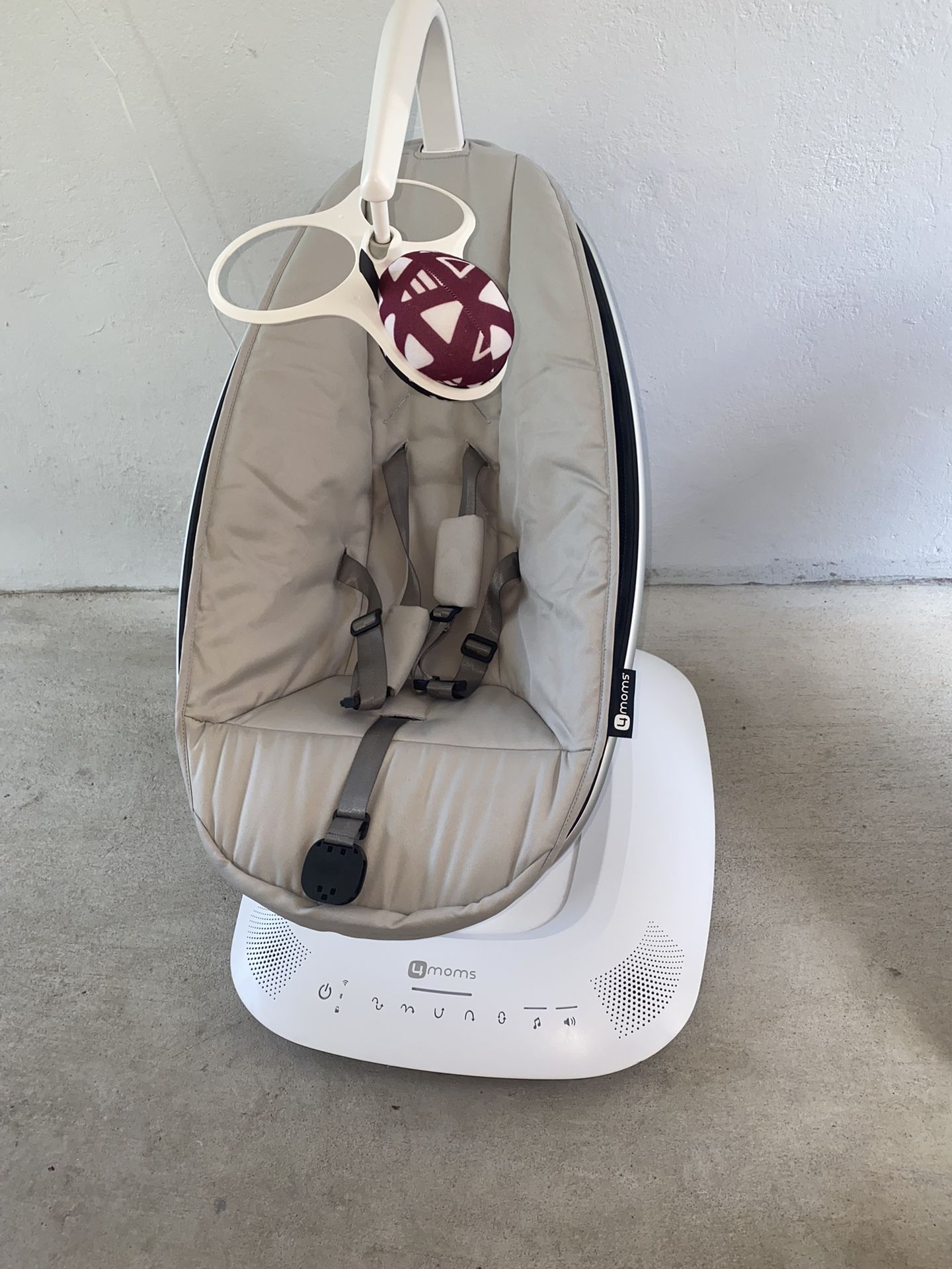 *NORTH MIAMI/ MIAMI SHORES AREA*4moms mamaRoo® multi-motion baby swing®