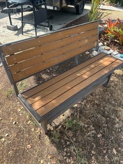 Lifetime bench / table .