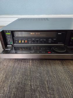 Vintage Sony SLV-R5UC Super VHS HiFi Stereo VCR No Remote