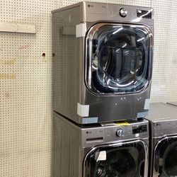 LG Washer and Dryer frontload set New Scratch and Dent