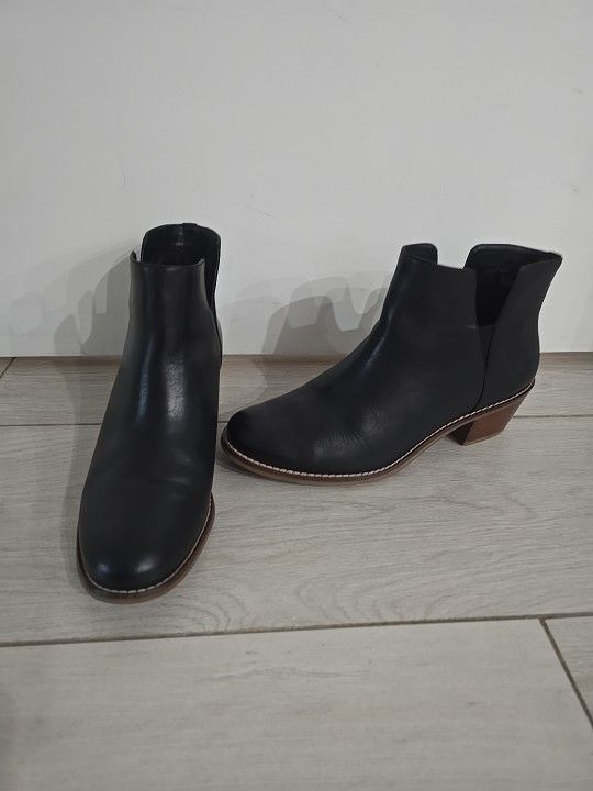 Cole Hann Boots. Women's Size 8 1/2 