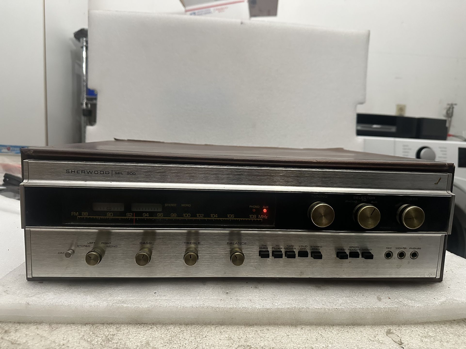 VINTAGE SHERWOOD SEL 200 FM STEREO RECEIVER WOOD CASE ( NO SOUND ) 