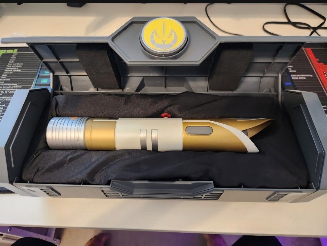 Disney Star Wars Galaxy's Edge Jedi Temple Guard Legacy Lightsaber Hilt RETIRED