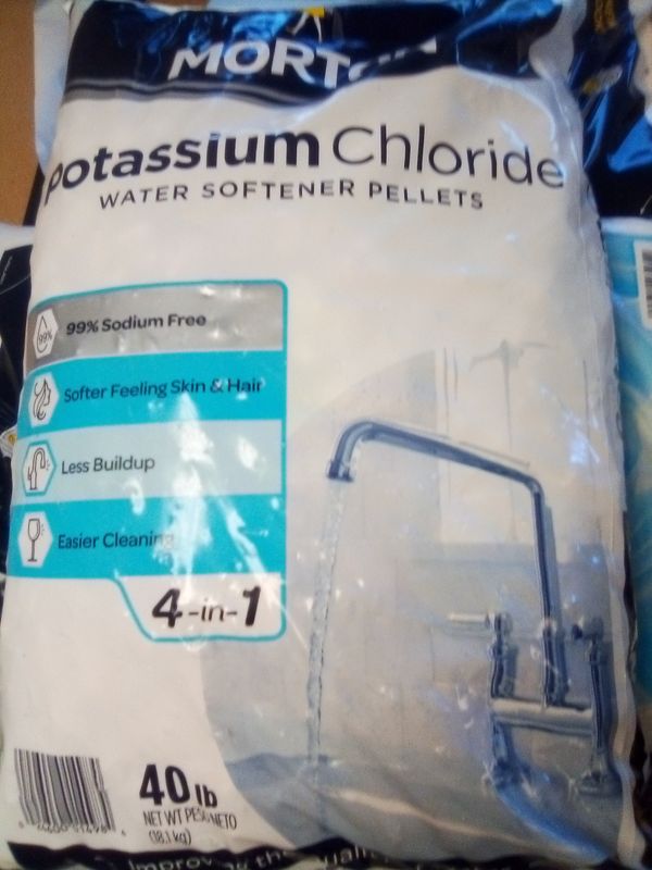 3 40lb bags of potassium chloride water softener pellets for Sale in