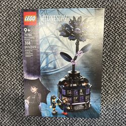 LEGO WEDNESDAY BLACK DAHLIA FLOWER SET