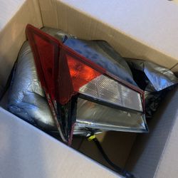 For Parts Or Repair 2022 Hyundai Elantra Left OEM Tail Light 