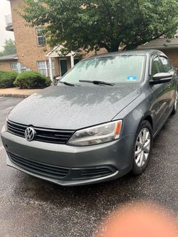 Volkswagen Jetta Sedan – Gray