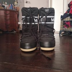 Black Moon Boots