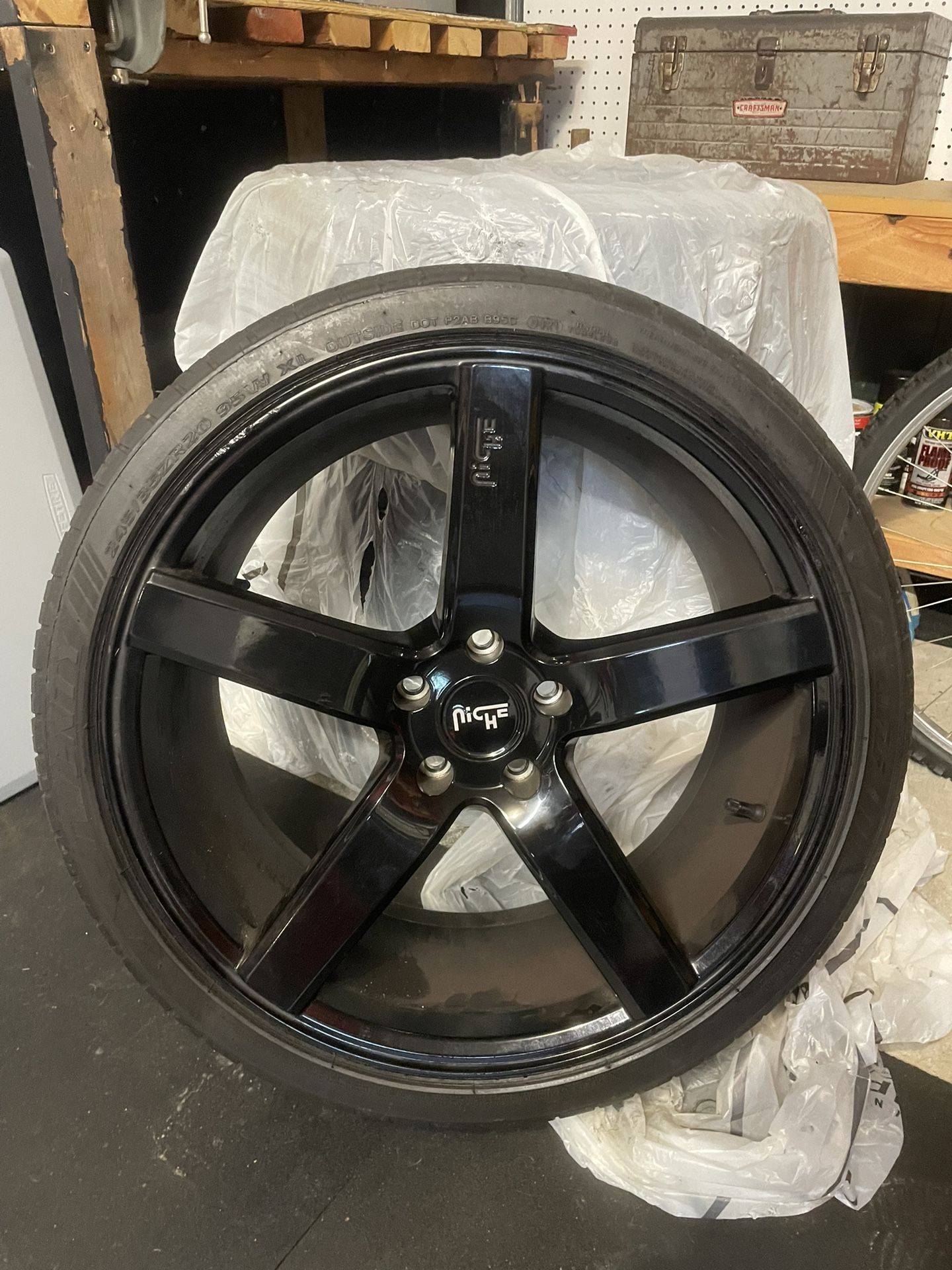20” Black Rims Niche