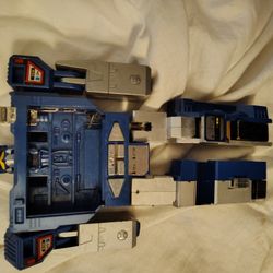 Vintage G1 Soundwave Transformer