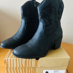  NEW GLOBALWIN Women's Western Ankle short Boot Cowboy Size 9 Heel Faux Snake