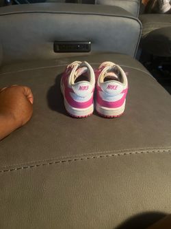Pink Nikes 9 1/2