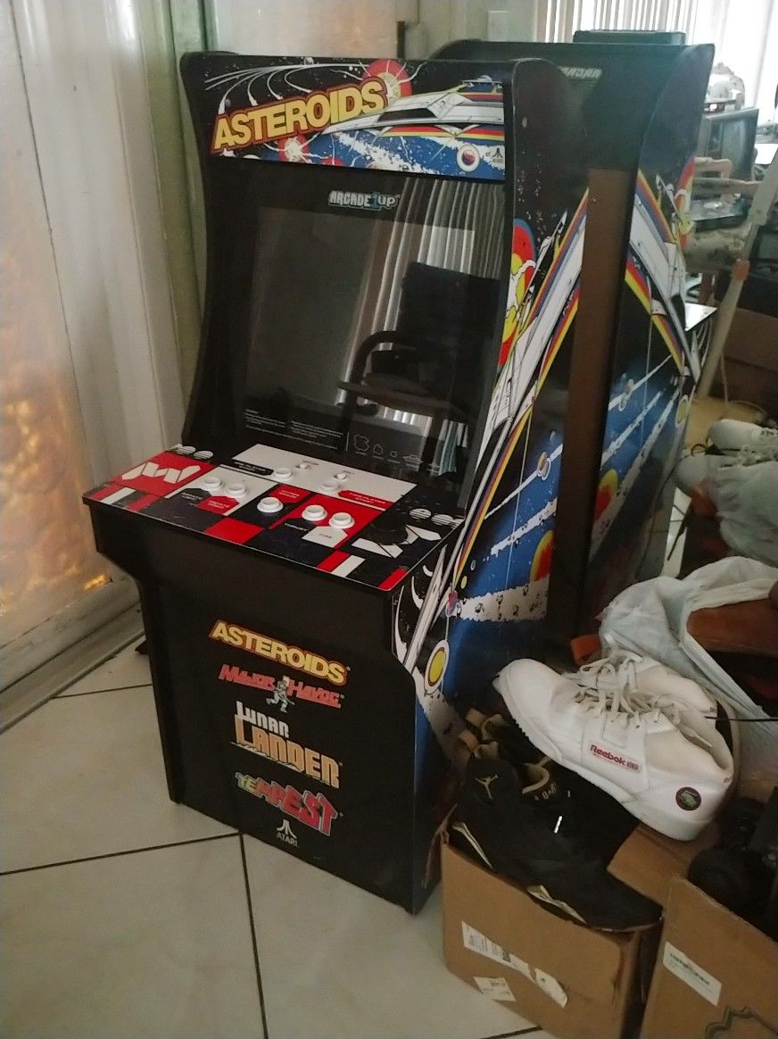 Heavy Discount Arcade Cabinet Works Fine