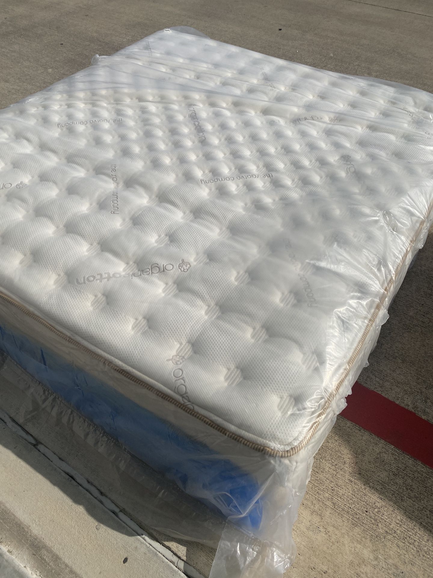 Overstock Display King Pillowtop Mattress for Sale in San Antonio, TX