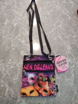 Robin Ruth Handbag New with tags, New Orleans Printing two zipper pockets