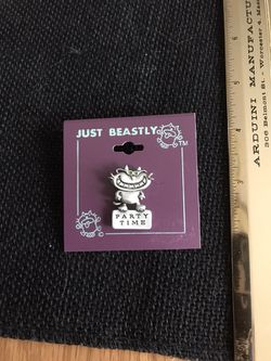 Humorous pewter cat tie tac says Party Time