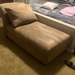 Lounge Chair/sofa 55x31 