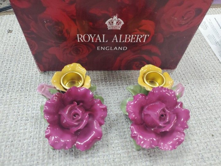 Royal Albert Pair Of Old Country Roses Sculpted Rosebud Taper Candle Holders