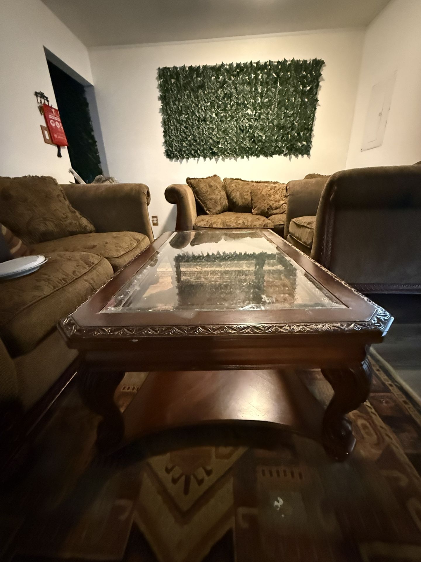 Living room sofa set with tea table good condition