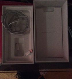 iPhone 7 accessories and box
