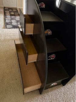 Kids' stairs with drawers