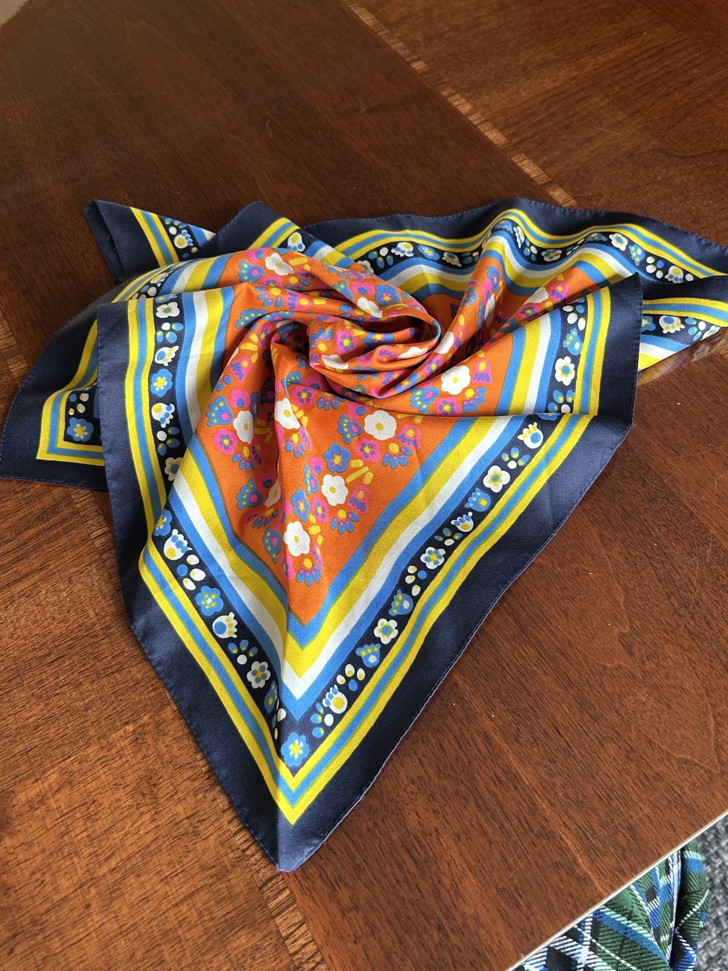 Scarf floral pattern colorful vintage collectible ladies accessory 20” x 20”