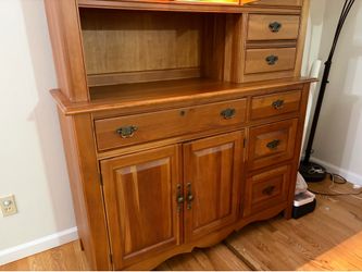 Beautiful Solid Wood Hutch with display lighting & Storage  excellent condition