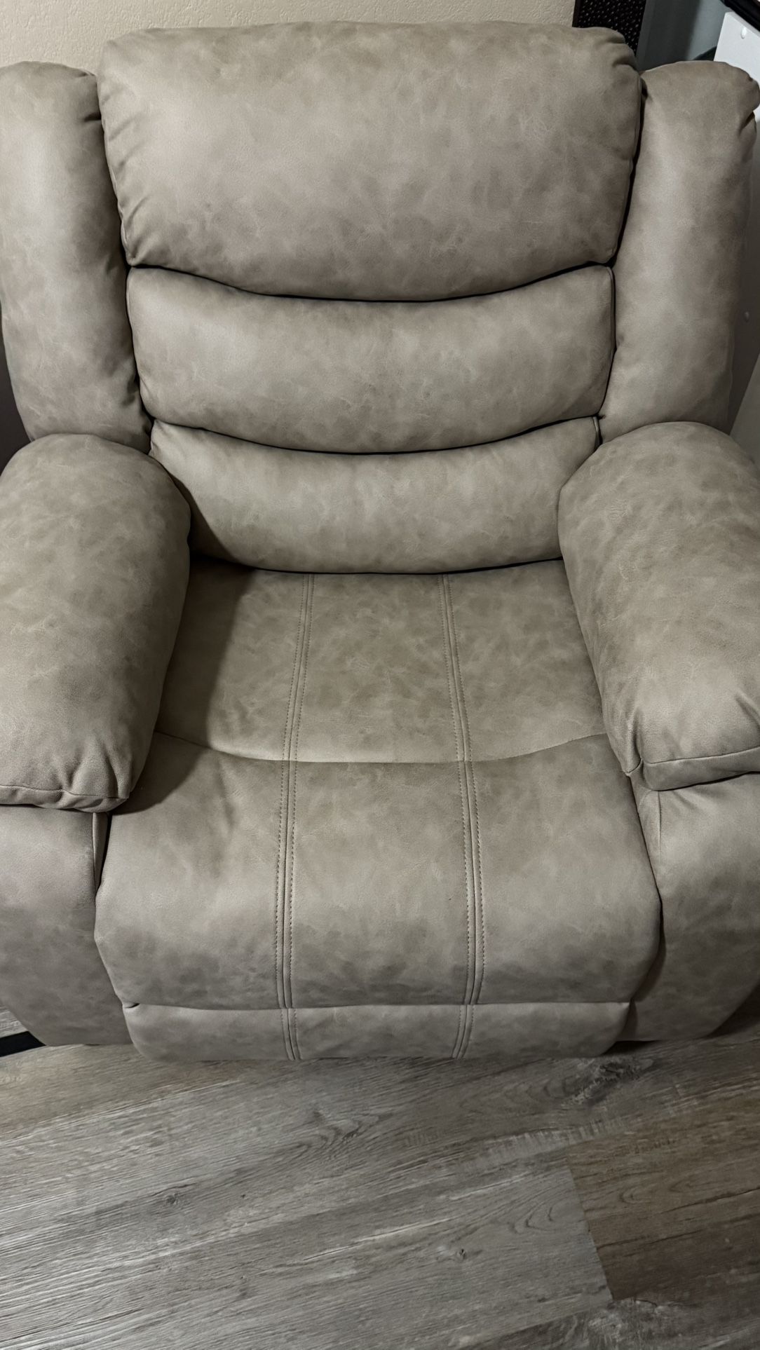 Reclinabke Chair