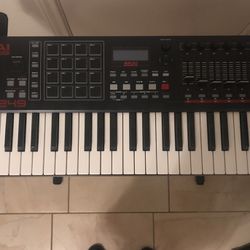 AKAI MPK249 (Stand Not Included)