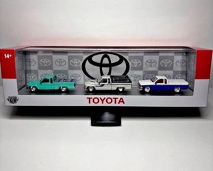 M2 Machines Toyota Truck 3-Pack Die-Cast Set
